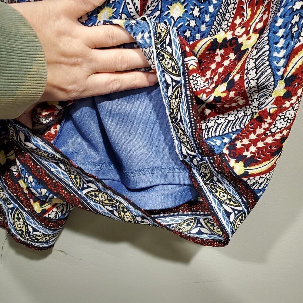 Xteran Women's 3/4 Roll Sleeve Blue Paisley Romper V-Neck Keyhole Back Sz L - Picture 11 of 12